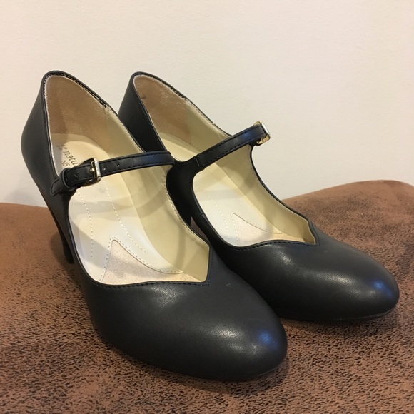 naturalizer mary jane pumps
